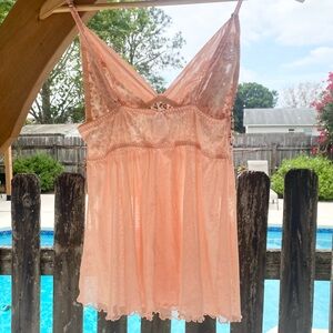 Source Unknown Cream‎ Chemise V-Neck Lace